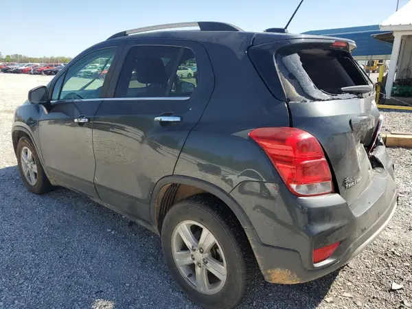 KL7CJPSB8JB714107 2018 CHEVROLET TRAX - Image 2