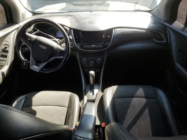 KL7CJPSB8JB728427 2018 CHEVROLET TRAX - Image 8