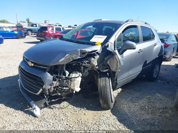 KL7CJPSB8KB746749 2019 CHEVROLET TRAX - Image 2