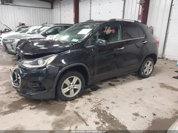 KL7CJPSB8KB789603 2019 CHEVROLET TRAX - Image 2