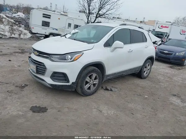 KL7CJPSB8KB806819 2019 CHEVROLET TRAX - Image 2