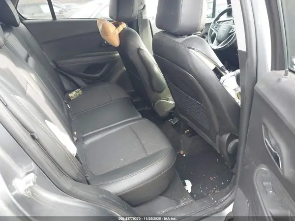 KL7CJPSB8KB810692 2019 CHEVROLET TRAX - Image 8