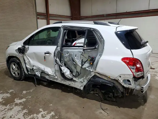 KL7CJPSB8KB817092 2019 CHEVROLET TRAX - Image 2