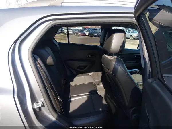 KL7CJPSB8KB826844 2019 CHEVROLET TRAX - Image 8
