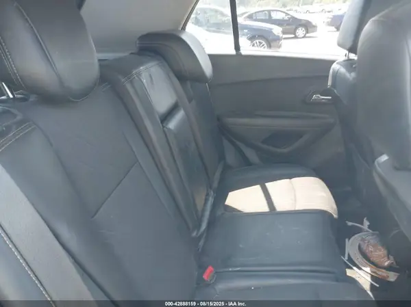 KL7CJPSB8KB838041 2019 CHEVROLET TRAX - Image 8