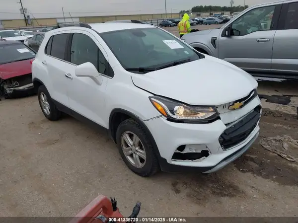 KL7CJPSB8KB852487 2019 CHEVROLET TRAX - Image 1