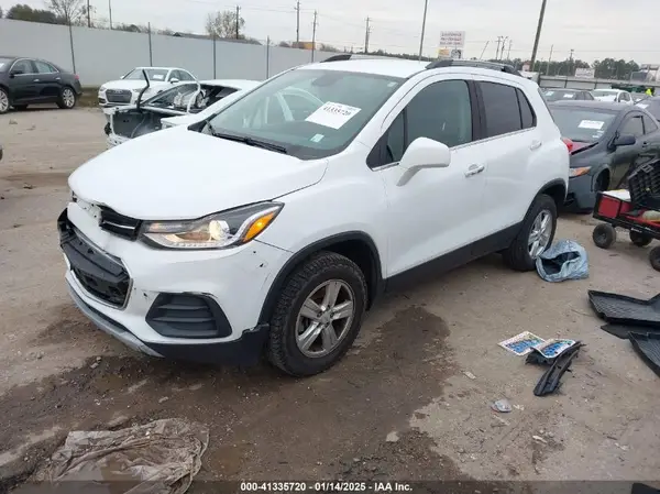 KL7CJPSB8KB852487 2019 CHEVROLET TRAX - Image 2