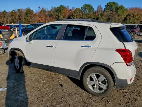 KL7CJPSB8KB859651 2019 CHEVROLET TRAX - Image 2