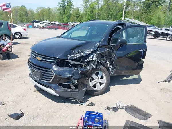 KL7CJPSB8KB877941 2019 CHEVROLET TRAX - Image 2