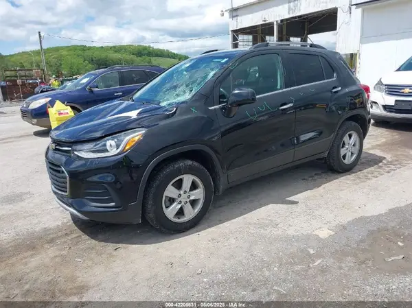 KL7CJPSB8KB901218 2019 CHEVROLET TRAX - Image 2