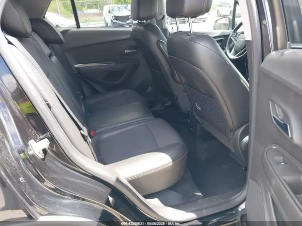 KL7CJPSB8KB901218 2019 CHEVROLET TRAX - Image 8