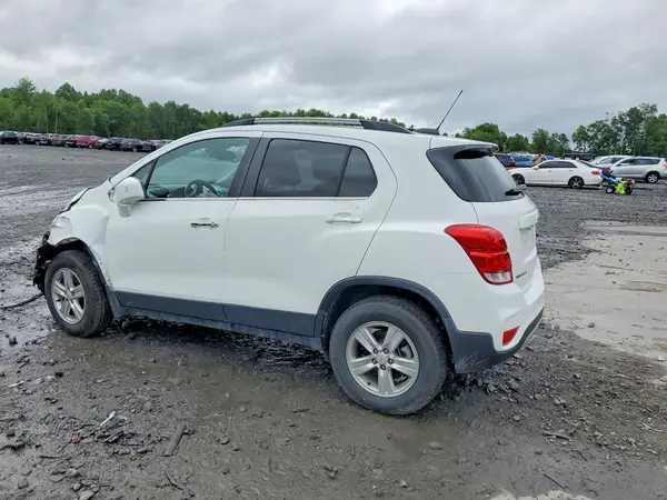 KL7CJPSB8KB904233 2019 CHEVROLET TRAX - Image 2
