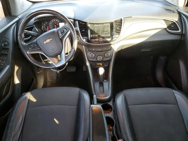 KL7CJPSB8KB915751 2019 CHEVROLET TRAX - Image 8