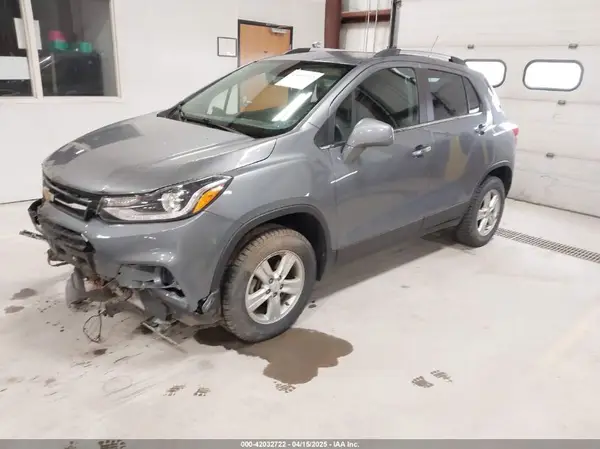 KL7CJPSB8KB937572 2019 CHEVROLET TRAX - Image 2