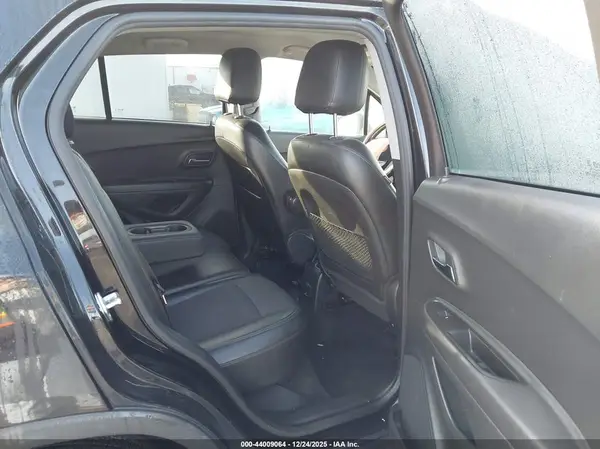 KL7CJPSB8KB944246 2019 CHEVROLET TRAX - Image 8