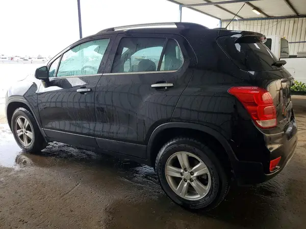 KL7CJPSB8LB008547 2020 CHEVROLET TRAX - Image 2