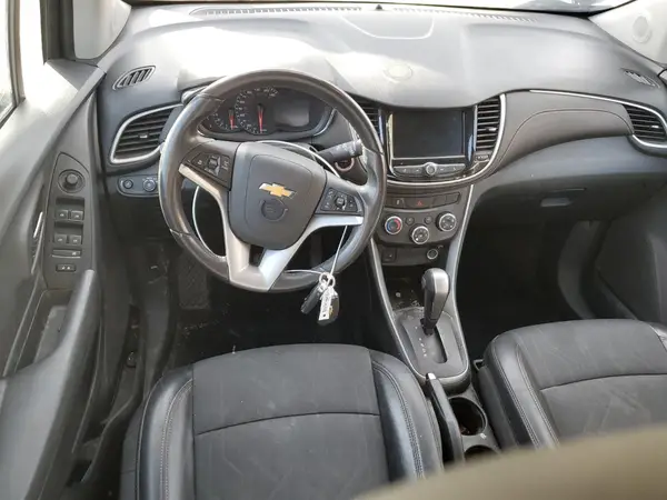 KL7CJPSB8LB008600 2020 CHEVROLET TRAX - Image 8