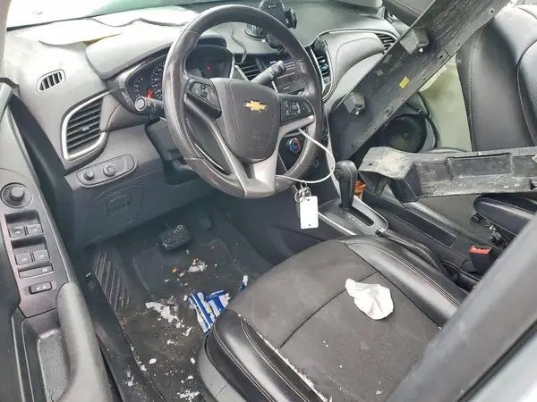 KL7CJPSB8LB023582 2020 CHEVROLET TRAX - Image 8