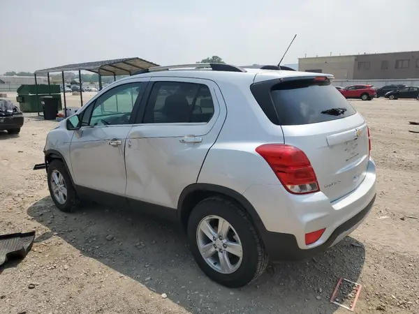 KL7CJPSB8LB038311 2020 CHEVROLET TRAX - Image 2