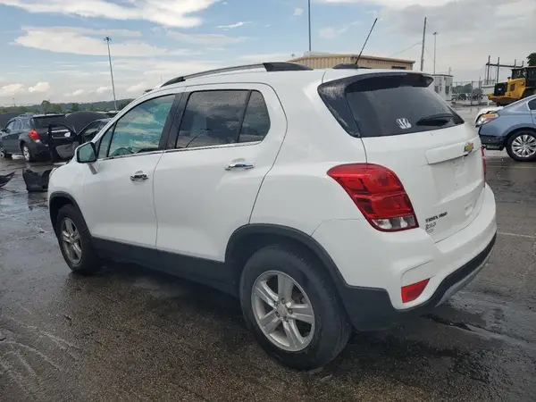 KL7CJPSB8LB062804 2020 CHEVROLET TRAX - Image 2