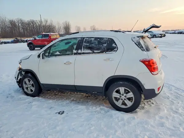 KL7CJPSB8LB084415 2020 CHEVROLET TRAX - Image 2