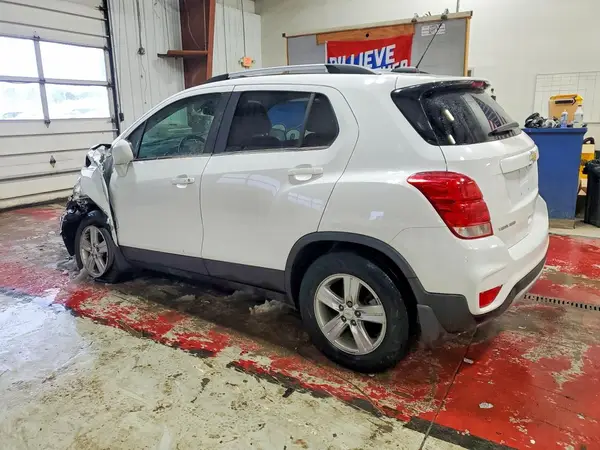 KL7CJPSB8LB324241 2020 CHEVROLET TRAX - Image 2