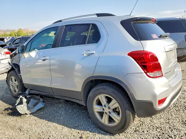 KL7CJPSB8LB330864 2020 CHEVROLET TRAX - Image 2