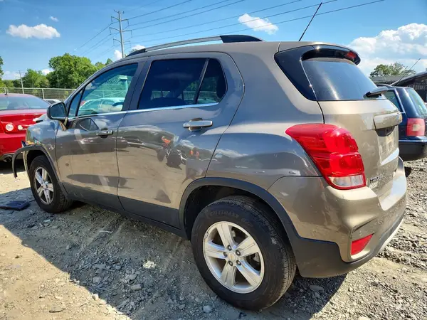 KL7CJPSB8LB333019 2020 CHEVROLET TRAX - Image 2