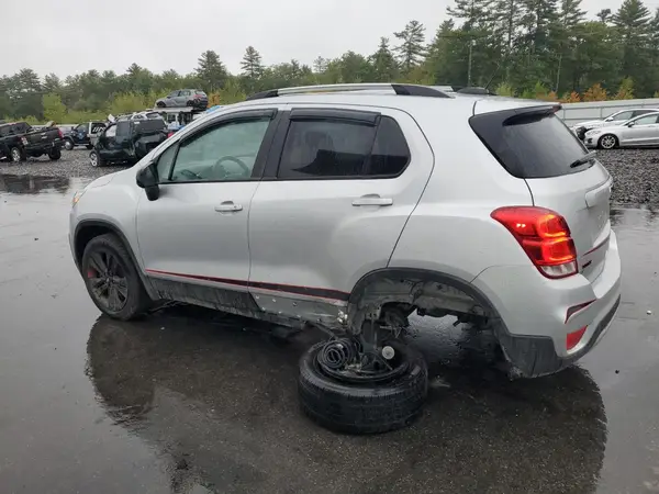KL7CJPSB8MB309563 2021 CHEVROLET TRAX - Image 2