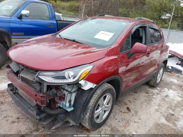 KL7CJPSB8MB317534 2021 CHEVROLET TRAX - Image 2