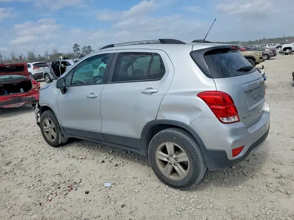 KL7CJPSB8MB326590 2021 CHEVROLET TRAX - Image 2