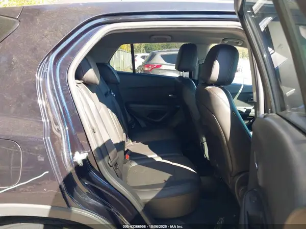 KL7CJPSB8MB333488 2021 CHEVROLET TRAX - Image 8