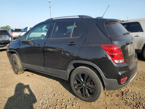 KL7CJPSB8MB333961 2021 CHEVROLET TRAX - Image 2