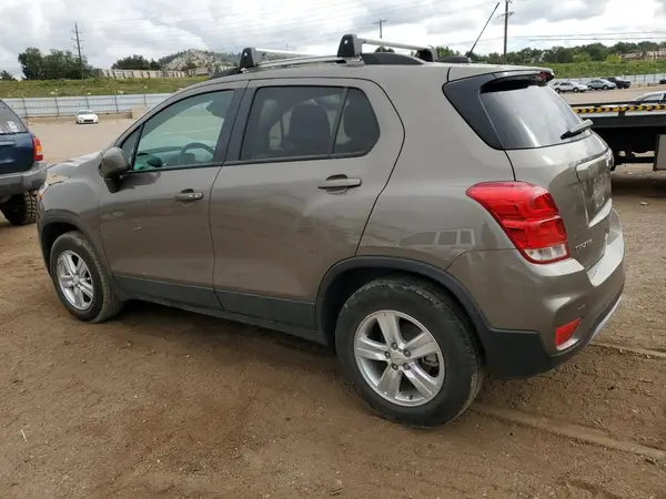 KL7CJPSB8MB335466 2021 CHEVROLET TRAX - Image 2