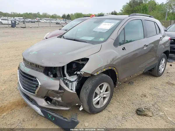 KL7CJPSB8MB342210 2021 CHEVROLET TRAX - Image 2