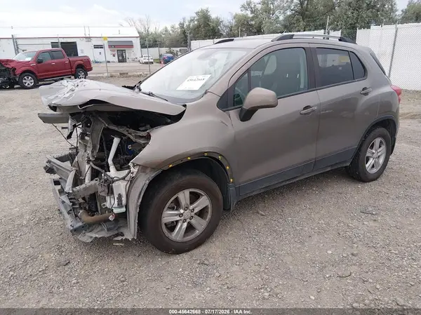 KL7CJPSB8MB343762 2021 CHEVROLET TRAX - Image 2