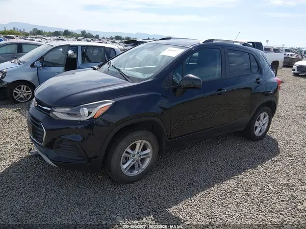 KL7CJPSB8MB344071 2021 CHEVROLET TRAX - Image 2