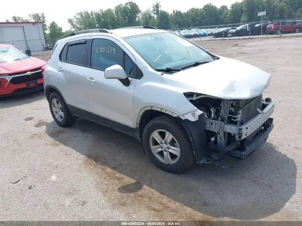 KL7CJPSB8MB344569 2021 CHEVROLET TRAX - Image 1