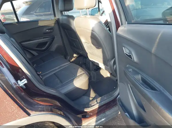 KL7CJPSB8MB346306 2021 CHEVROLET TRAX - Image 8