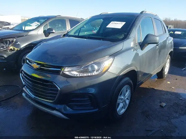 KL7CJPSB8MB347312 2021 CHEVROLET TRAX - Image 2