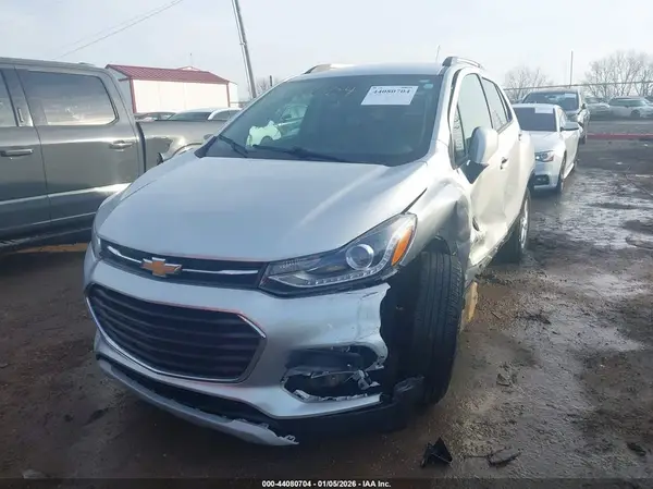 KL7CJPSB8MB354812 2021 CHEVROLET TRAX - Image 2