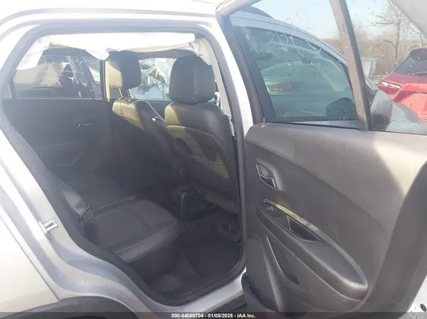 KL7CJPSB8MB354812 2021 CHEVROLET TRAX - Image 8