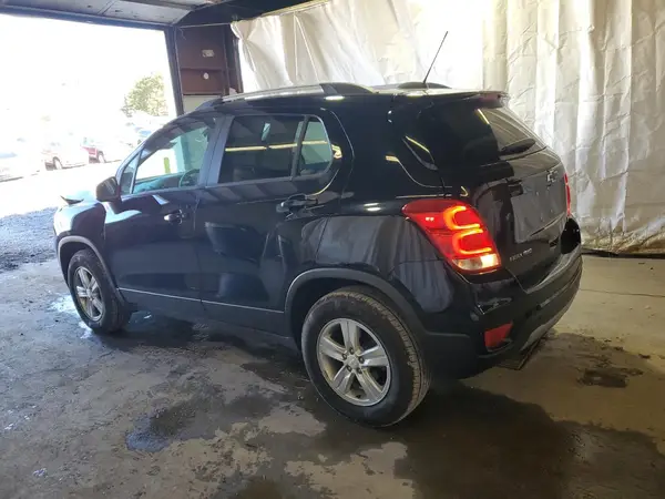 KL7CJPSB8MB357449 2021 CHEVROLET TRAX - Image 2