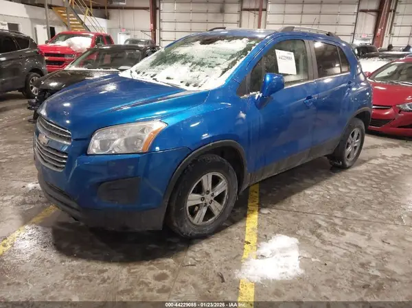 KL7CJPSB9GB597095 2016 CHEVROLET TRAX - Image 2