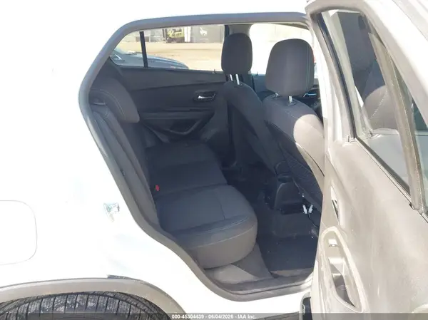 KL7CJPSB9GB618656 2016 CHEVROLET TRAX - Image 8