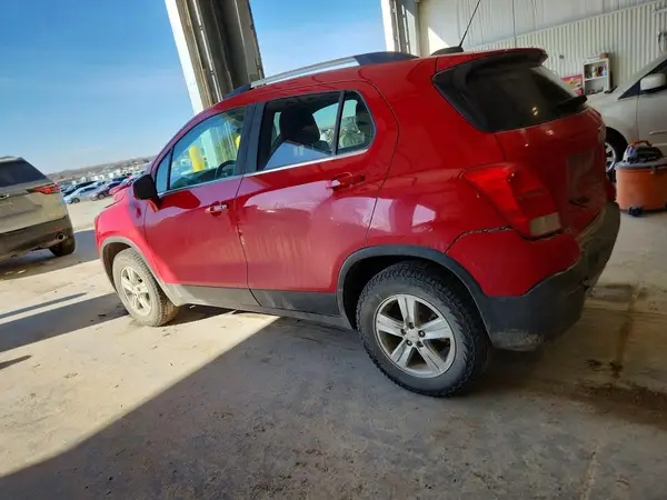 KL7CJPSB9GB753944 2016 CHEVROLET TRAX - Image 2