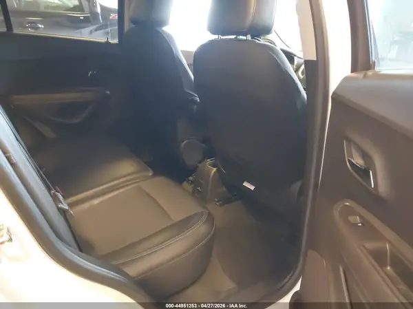 KL7CJPSB9GB761087 2016 CHEVROLET TRAX - Image 8
