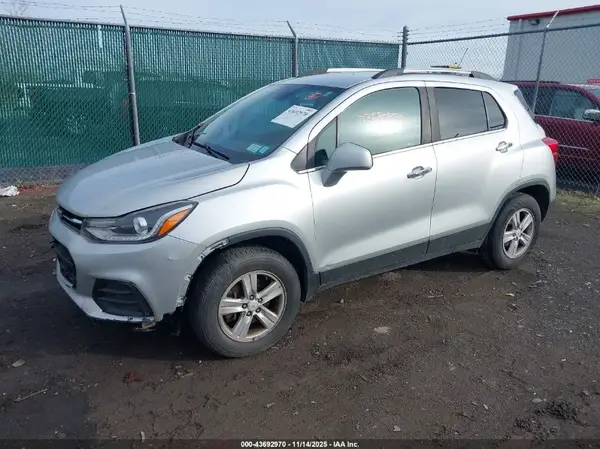 KL7CJPSB9HB136867 2017 CHEVROLET TRAX - Image 2