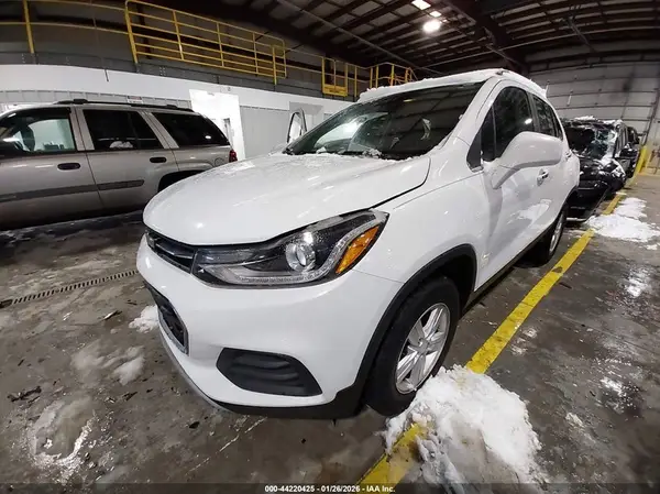 KL7CJPSB9HB208991 2017 CHEVROLET TRAX - Image 2