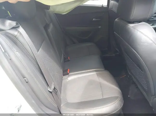 KL7CJPSB9JB577596 2018 CHEVROLET TRAX - Image 8